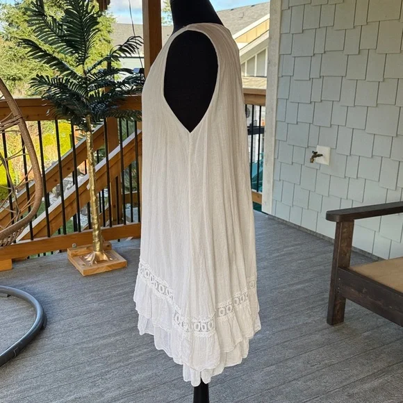 Bella Amore | Layered Hi- Low Sleeveless Dress/ Cover Up - Picture 3 of 6